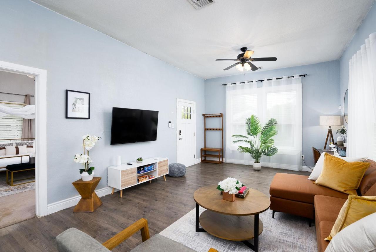 Modern 3 Bed, 2 Bath Home Minutes To Downtown & Alamodome ซานอันโตนิโอ ภายนอก รูปภาพ