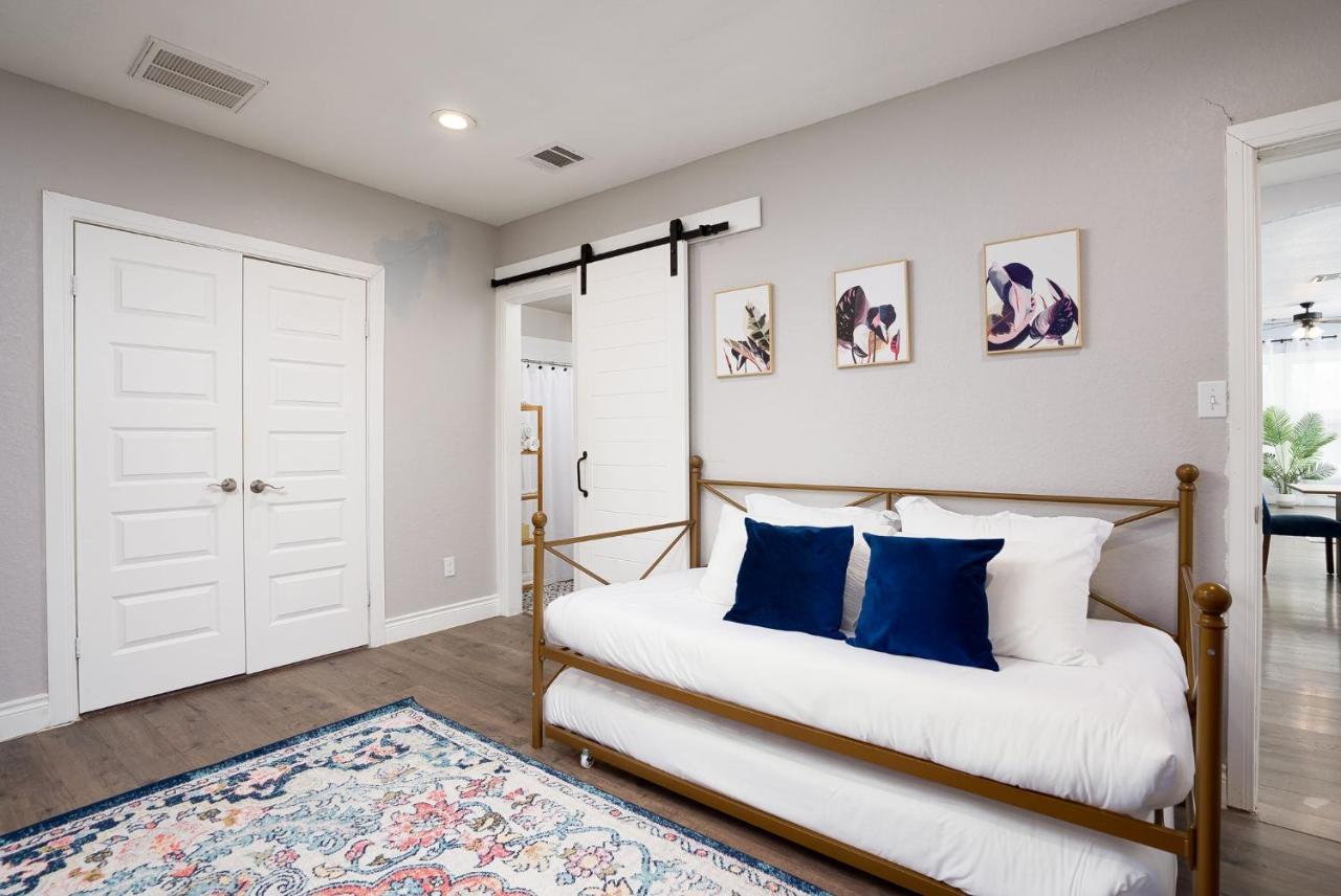 Modern 3 Bed, 2 Bath Home Minutes To Downtown & Alamodome ซานอันโตนิโอ ภายนอก รูปภาพ