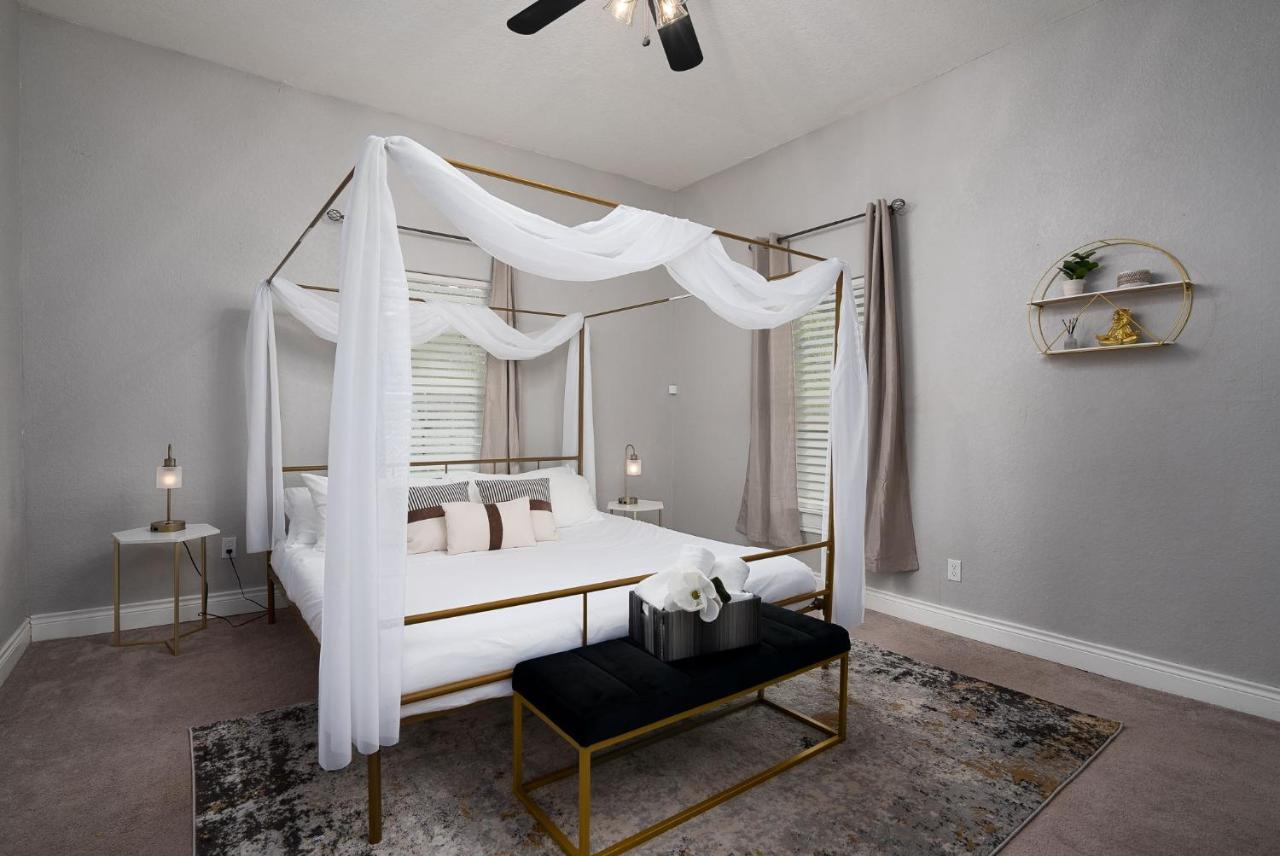 Modern 3 Bed, 2 Bath Home Minutes To Downtown & Alamodome ซานอันโตนิโอ ภายนอก รูปภาพ