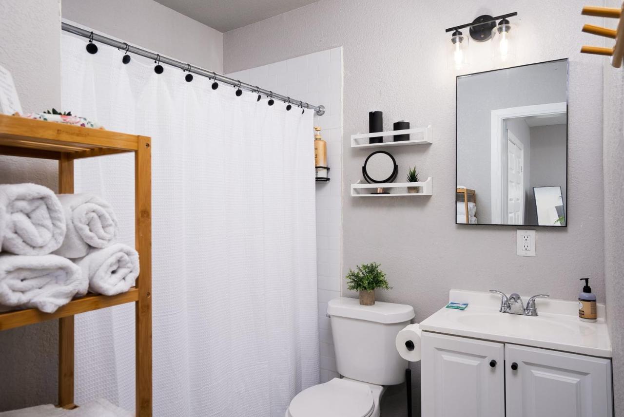 Modern 3 Bed, 2 Bath Home Minutes To Downtown & Alamodome ซานอันโตนิโอ ภายนอก รูปภาพ